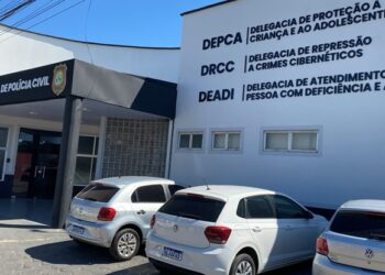 Operação da Polícia Civil em Rio Branco prende acusado de homicídio e apreende dois adolescentes