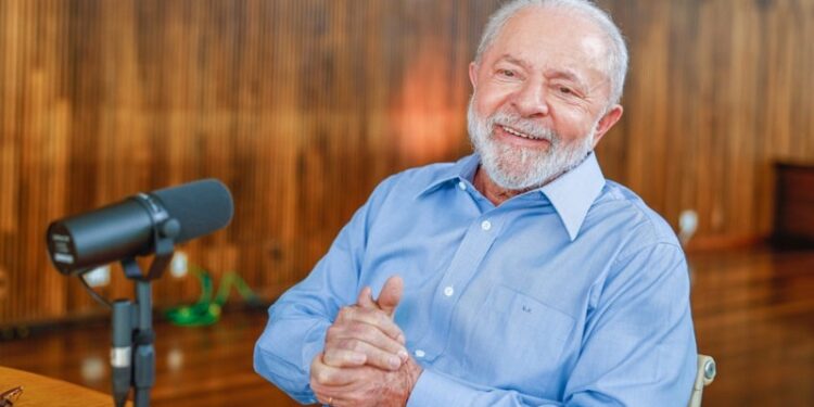 Lula anuncia R$ 1,1 bilhão em investimentos no Acre com foco em infraestrutura, educação e meio ambiente