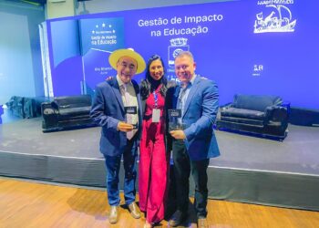 Rio Branco é premiado com troféu Impacto na Educação em São Paulo por projeto inovador