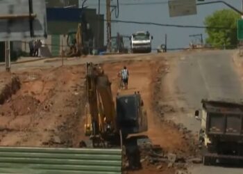 “Caótico”: obras do Complexo Viário interditam trecho da Av. Ceará e causam desordem no trânsito de Rio Branco