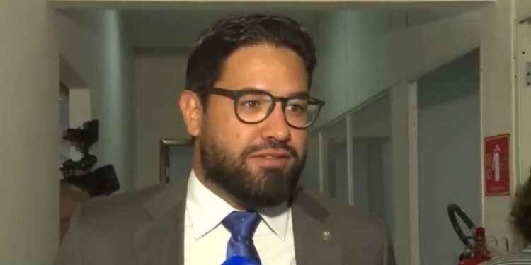 Justiça penhora parte do salário de vereador Bruno Moraes para quitar dívidas trabalhistas