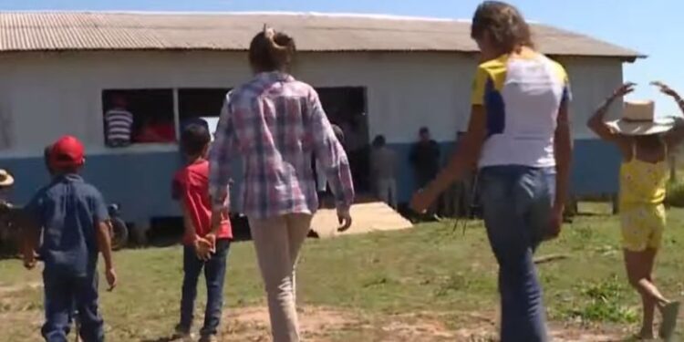 Falta de escolas na Reserva Chico Mendes deixa jovens sem acesso à educação