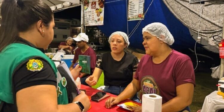 Procon atua na 26ª edição do Festival do Açaí para prevenir abusos e orientar empreendedores