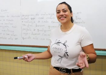 Manoel Urbano garante atualização salarial para professores