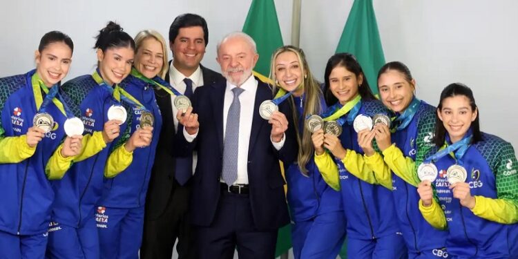 Lula anuncia criação de universidade dos esportes