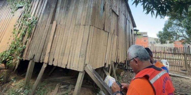 Risco de desabamento leva Prefeitura de Rio Branco a reforçar inspeções em residências no bairro Taquari