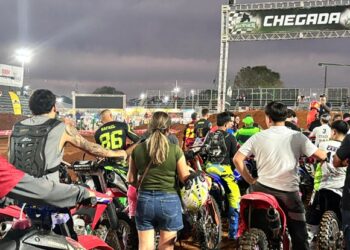 Com mais de 140 inscritos, 3ª etapa do Motocross agita Expoacre com pilotos do Acre e países vizinhos