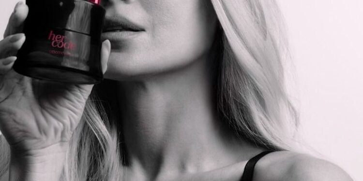 O Boticário apresenta Her Code Clímax, com tecnologia inédita no mercado de fragrâncias global, que comprovadamente  desperta a sensualidade