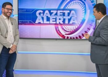 Gladson Cameli destaca obras, concursos e parceria com prefeituras em entrevista ao vivo