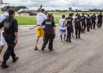 Governo do Acre regulamenta transporte e escolta de presos com novas regras para transferências