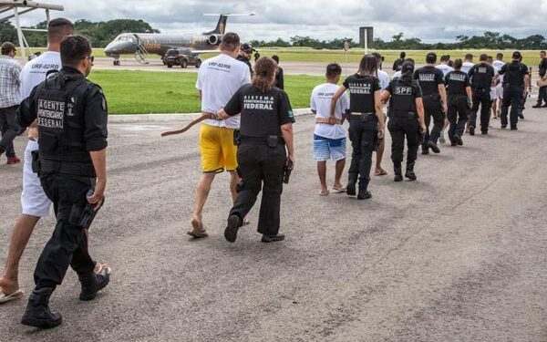 Governo do Acre regulamenta transporte e escolta de presos com novas regras para transferências