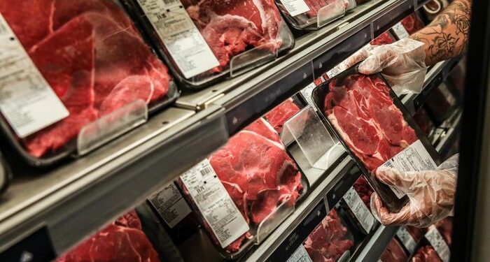 Preço das carnes sobe 1,6% em Rio Branco e consumidores devem ficar atentos às promoções, alerta economista