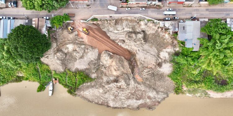 Moradores do Bairro 15 temem nova destruição em obra da orla do Rio Acre