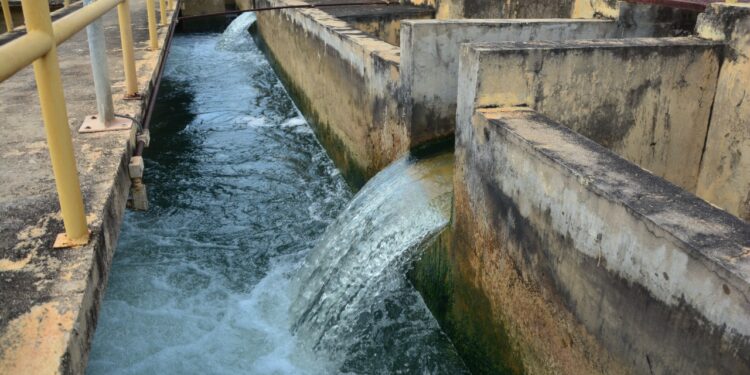 Saerb atualiza situação da água em Rio Branco e explica redução temporária na produção por causa da turbidez do rio