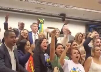 Piso salarial para técnicos da Educação é aprovado na Câmara dos Deputados