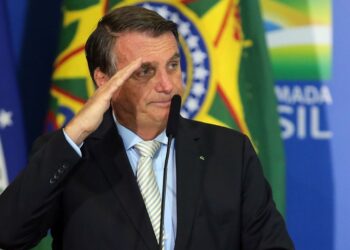 Camarada Bolsonaro; a pedra no pescoço da direita