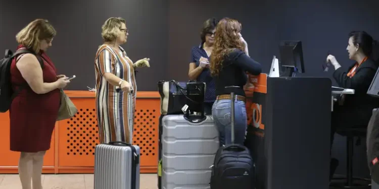 Câmara aprova urgência para projeto que proíbe cobrança por bagagem de mão