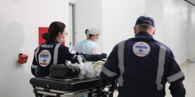 Bebê do Acre diagnosticado com cardiopatia grave é transferido para tratamento especializado em São Paulo