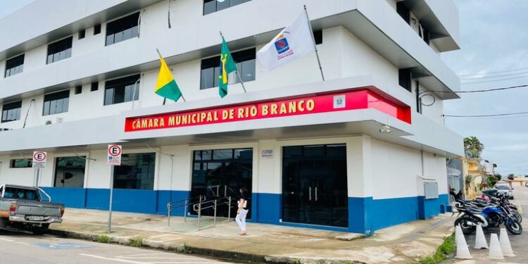 Proposta orçamentária de 2026 reduz verba da Assistência Social em Rio Branco e gera críticas na Câmara