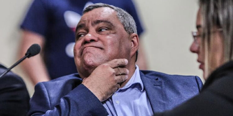 Justiça determina desconto salarial de Mazinho para quitar para quitar dívida de R$ 96 mil