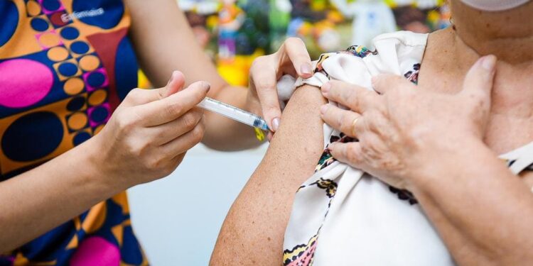Prefeitura realiza mutirão de vacinação contra Influenza com mais de 20 pontos na capital