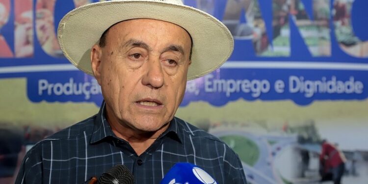 “Vai resolver com a licitação que está em andamento”, diz Bocalom sobre a situação do transporte público