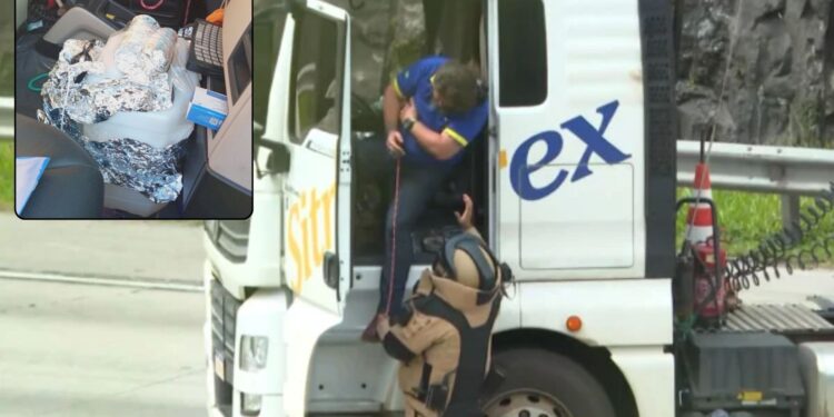 Caminhoneiro que saiu do Acre é feito refém com falsa bomba em carreta no Rodoanel, em São Paulo