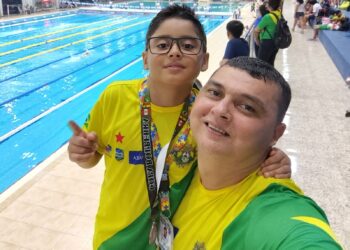 Da caixa d’água às grandes piscinas: conheça Vitor Emanuel, o menino autista que virou medalhista