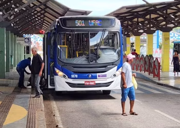 Usuários do transporte público reclamam de problemas mecânicos em ônibus da Ricco em Rio Branco