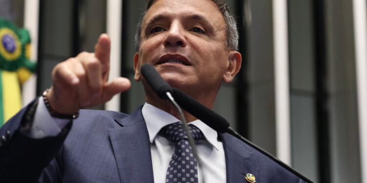 Marcio Bittar reafirma apoio a Jair Bolsonaro e declara engajamento na eventual candidatura de Flavio Bolsonaro