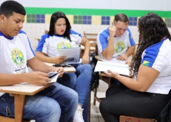 Matrículas para a Educação de Jovens e Adultos 2026 seguem abertas até fevereiro na rede estadual