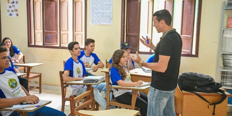 Estado convoca aprovados no concurso da educação para posse