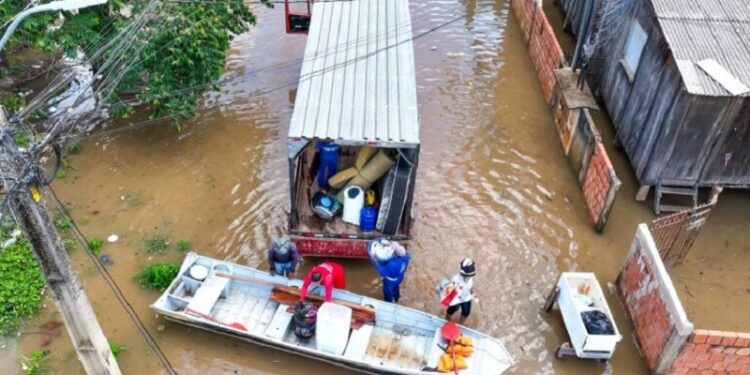 Governo declara emergência nível 2 após chuvas intensas e elevação do Rio Acre