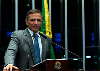 Marcio Bittar critica ministros do STF e cita suposta viagem de Dias Toffoli em avião ligado a investigado