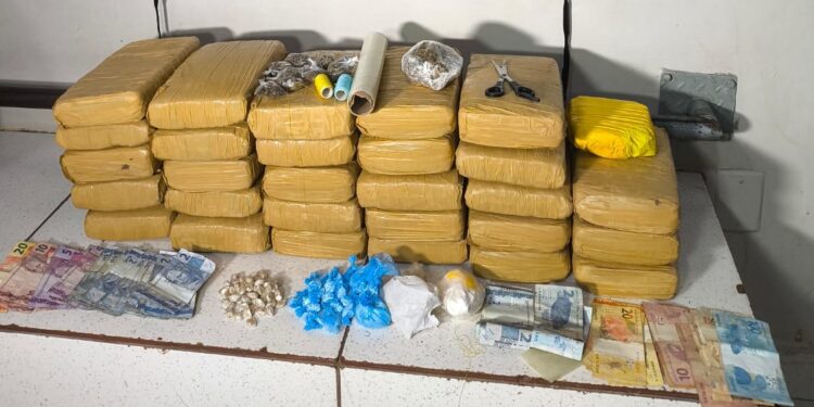 Traficante é preso com mais de 29 quilos de drogas em Rio Branco