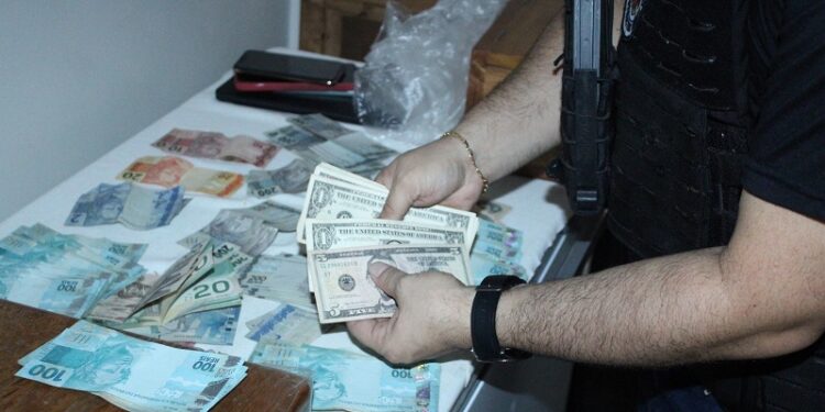 Polícia Civil cumpre novos mandados contra esquema de desvio de medicamentos no Acre