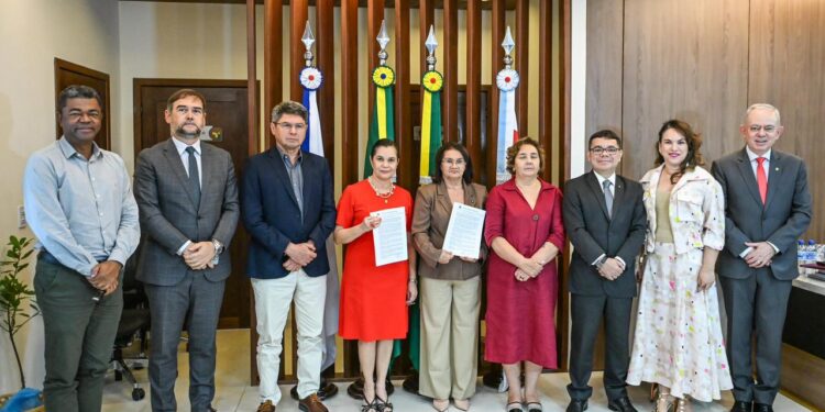 Tribunal de Contas e Ministério Público do Acre firmam pacto pela defesa da dignidade sexual de crianças e adolescentes