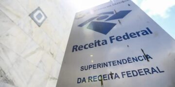 Receita nega aumento de imposto para professores com novo piso