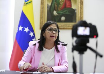 Delcy Rodríguez toma posse como presidente interina da Venezuela